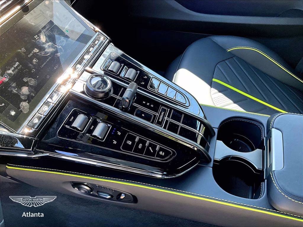 mph007_3155771456_scfsmgmw8tgn11974_2026_aston_martin_vantage_s_podium_green_8_110006_aa12205f56