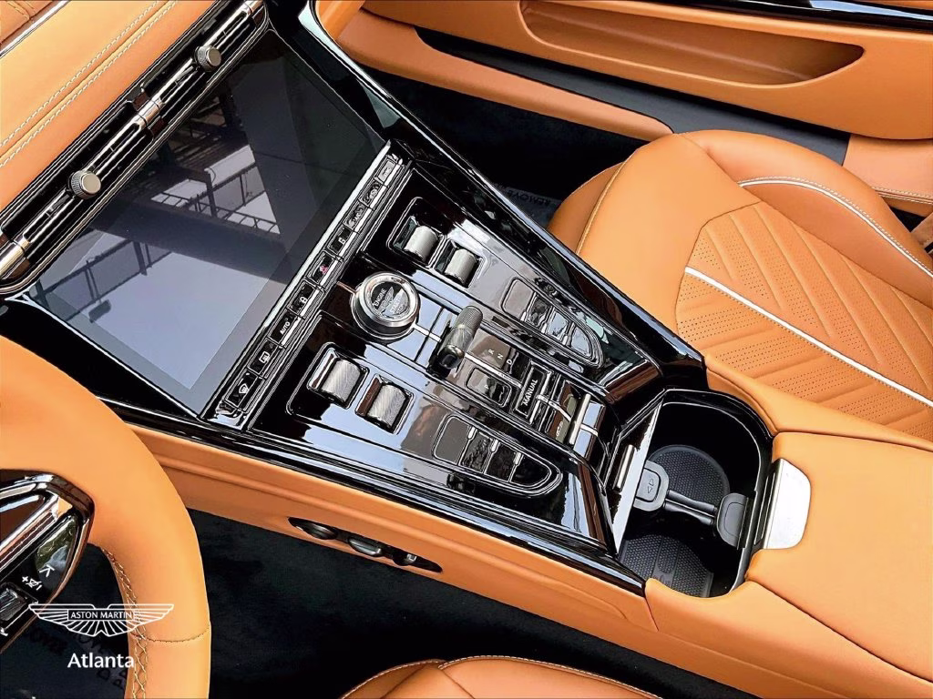 mph007_3577753313_scfrmfjw1tgm17819_2026_aston_martin_db12_s_volante_zenith_white_8_113919_d5d12a6b6f