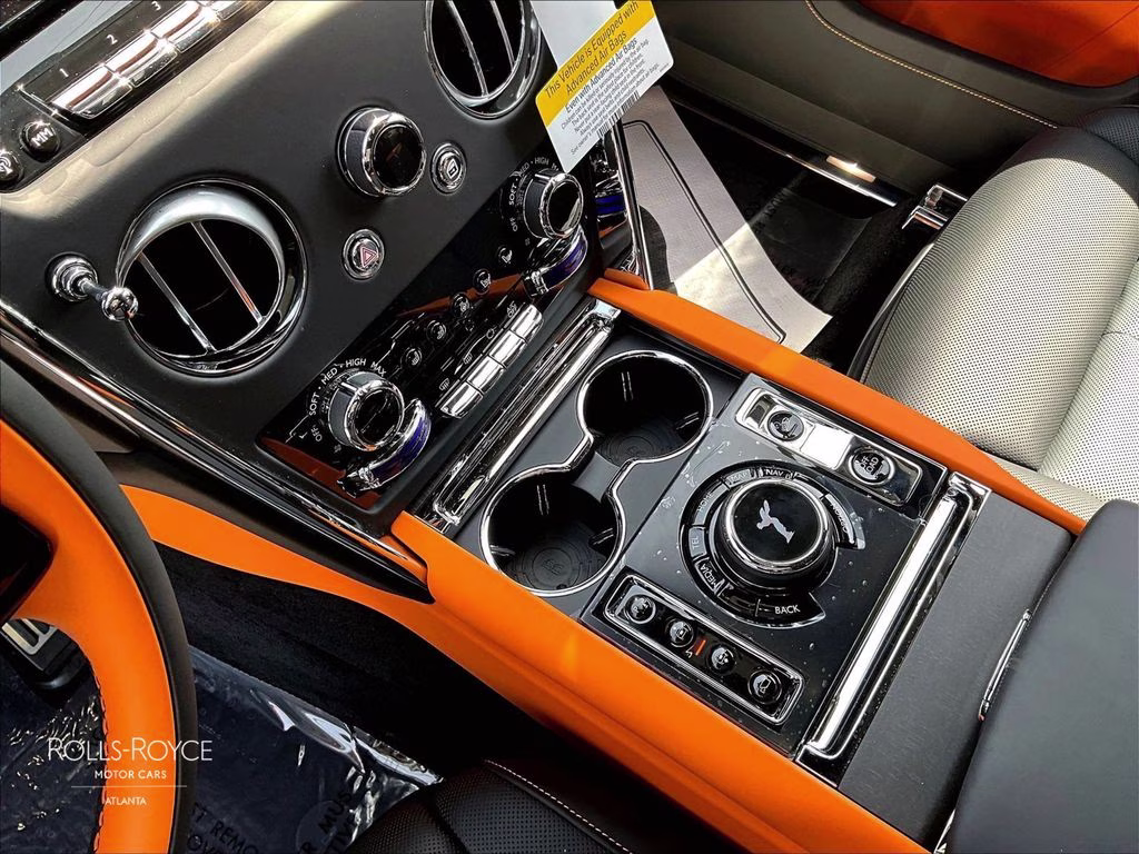 mph007_3601083716_sla23ha05vu236616_2027_rolls_royce_cullinan_darkest_tungsten_8_111719_19defc9b85