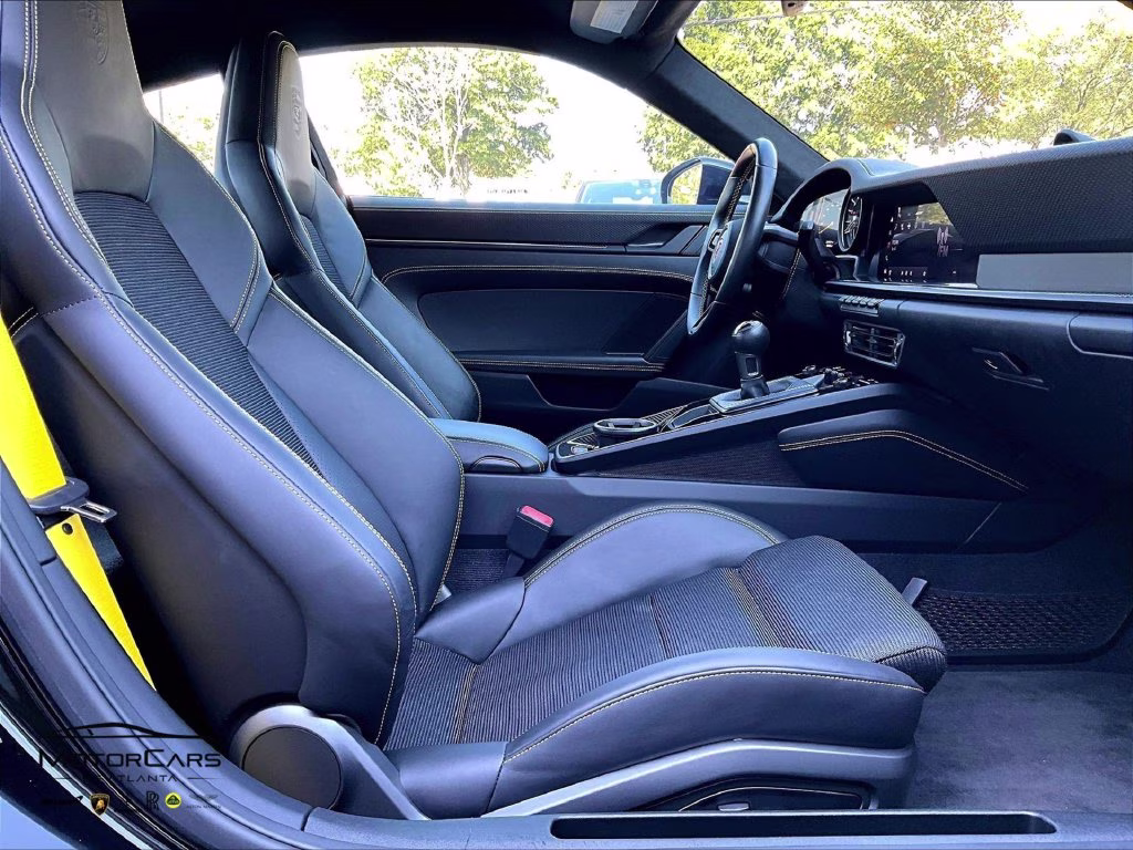 mph007_4055675194_wp0ac2a92ns271111_2022_porsche_911_gt3_touring_jet_black_metallic_8_114496_a1026ffdc0