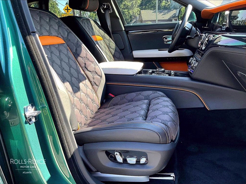 mph007_643480055_sca13gz03su229363_2025_rolls_royce_ghost_imperial_jade_8_113395_ac1c3f92e4