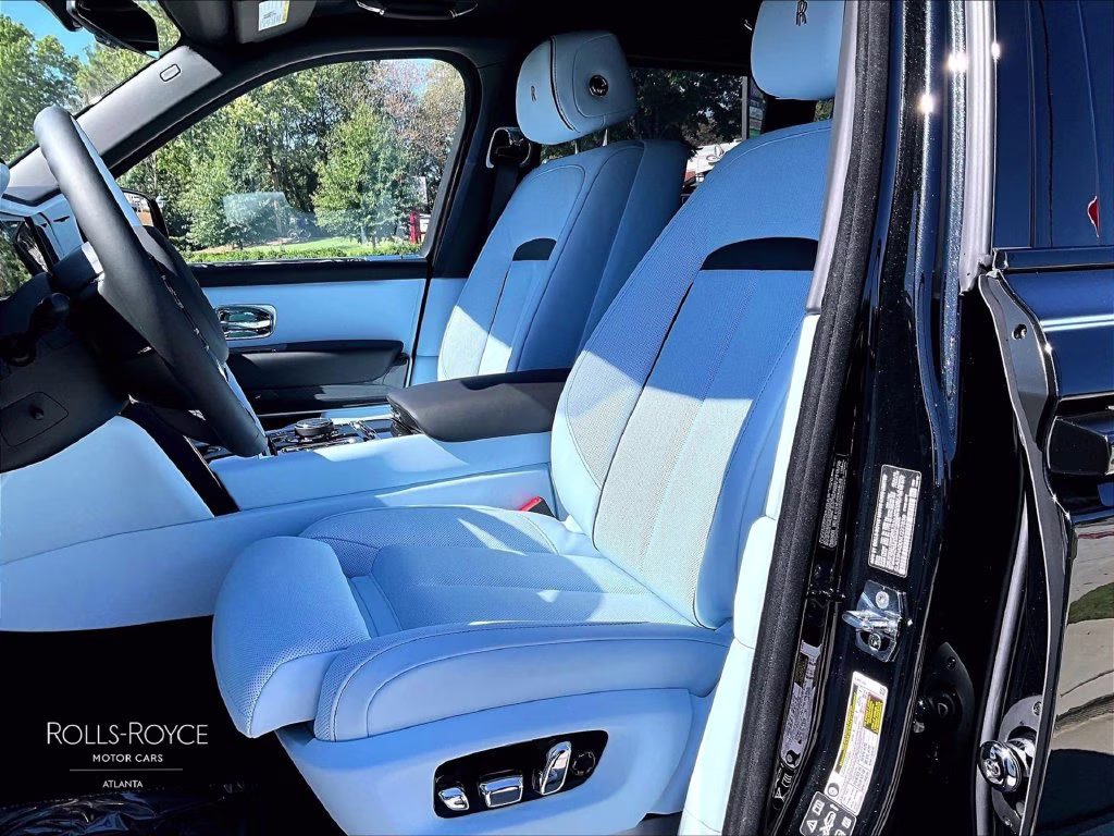 mph008_1853227687_sla33ha00vu237838_2027_rolls_royce_black_badge_cullinan_black_diamond_9_114262_991504ab58