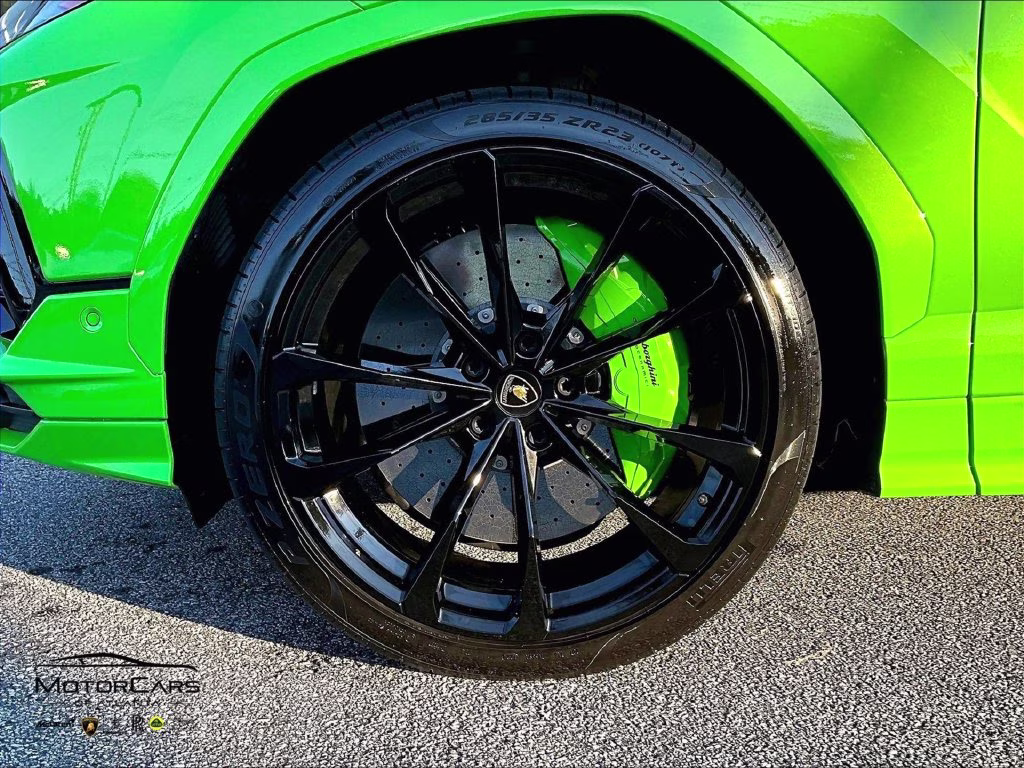 mph008_1924468433_zpbub3zl6rla32210_2024_lamborghini_urus_s_verde_mantis_metallic_9_114438_521f9d881d