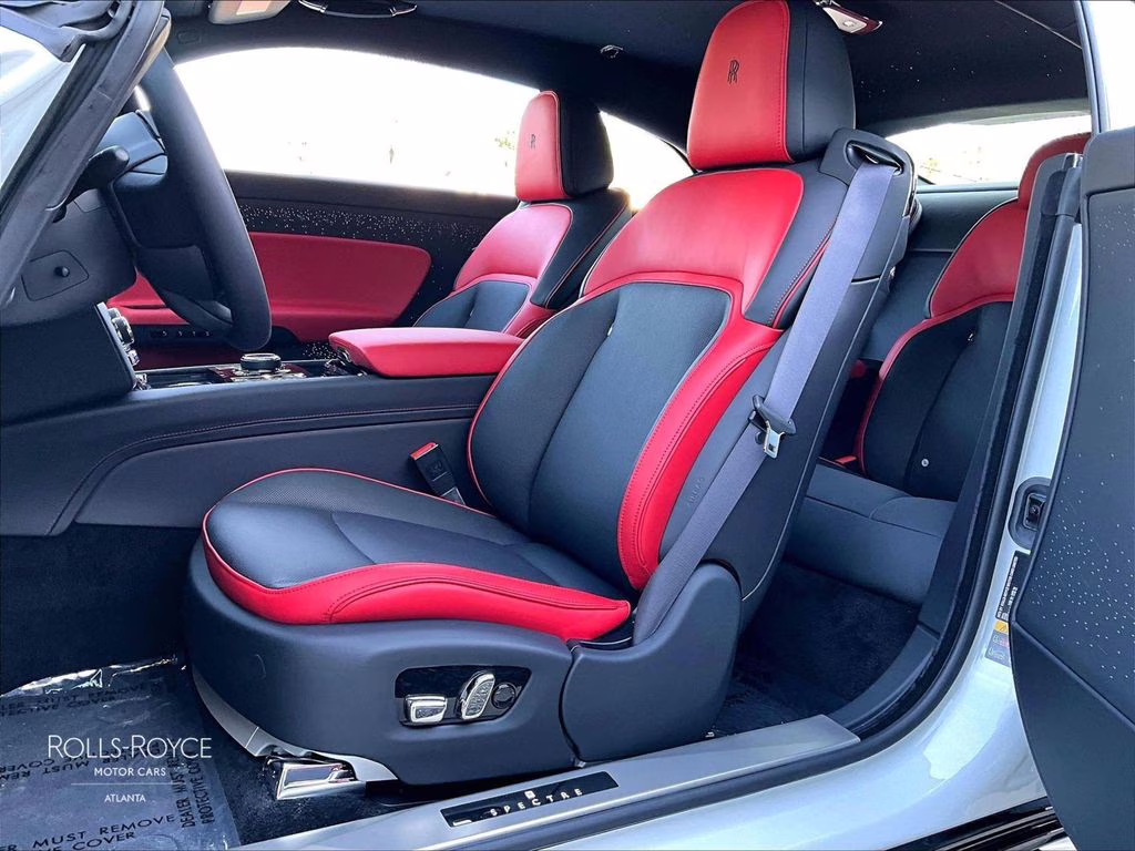 mph008_2121780075_scatk2c00su227738_2025_rolls_royce_spectre_arctic_white_9_109366_63e4061ffe