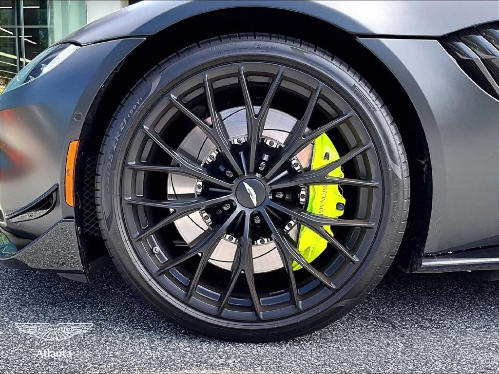 mph008_2317252815_scfsmgawxngn50203_2022_aston_martin_vantage_jet_black_9_114318_88c7e5e63a