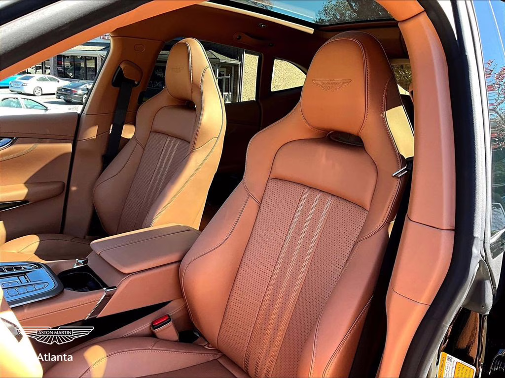 mph008_2532396623_sd7vujdw8ttv13790_2026_aston_martin_dbx_707_onyx_black_9_109367_adb4dc1ab7