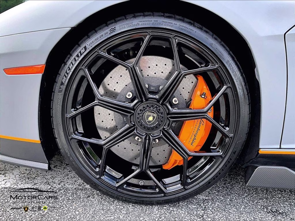 mph008_2693081160_zhwup8zd0nla11131_2022_lamborghini_aventador_lp_780_4_ultimae_grigio_acheso_matt_9_112726_7caa2e225a