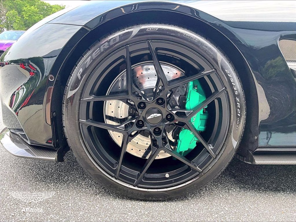 mph008_2855578844_scfumcev2sgj60145_2025_aston_martin_vanquish_v12_oberon_black_9_112726_6795e3b416
