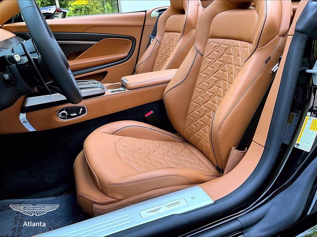 mph008_3146217490_scfumchv4tgk61085_2026_aston_martin_vanquish_volante_jet_black_9_113830_7eb33989df