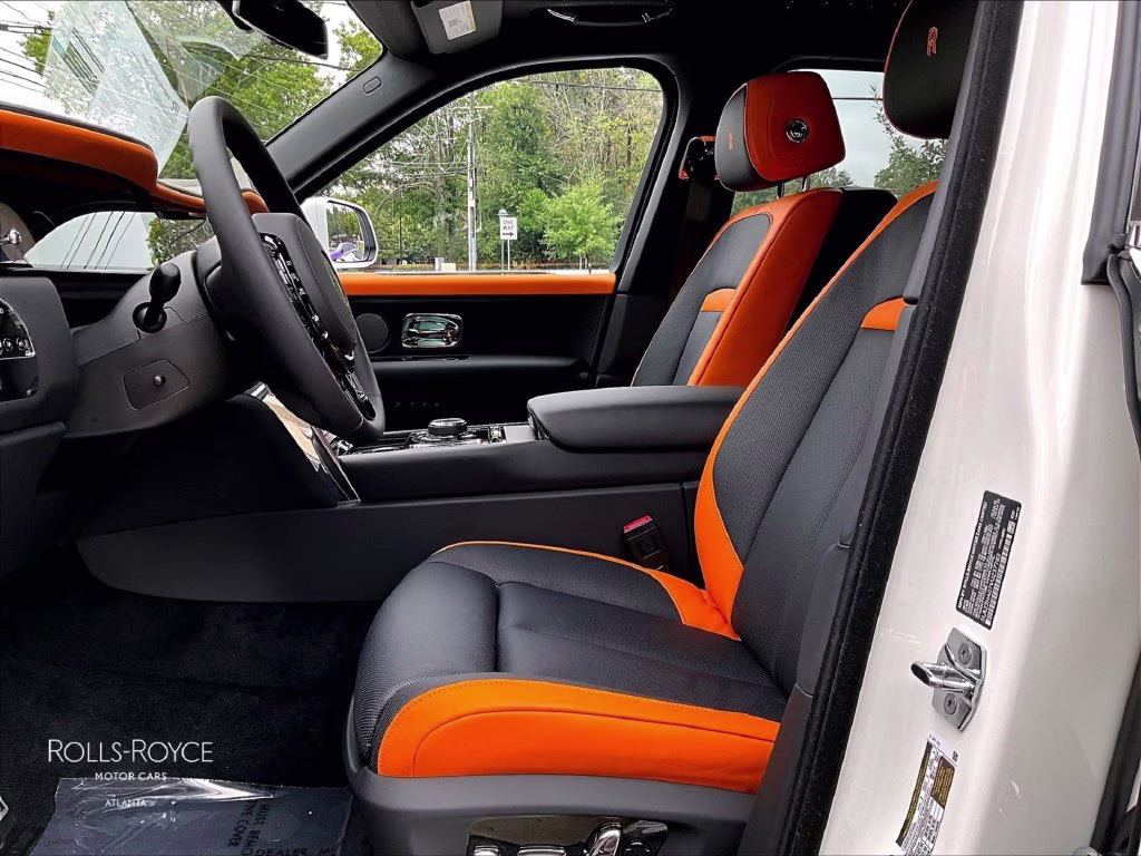 mph008_322847654_sla23ha07vu237783_2027_rolls_royce_cullinan_english_white_9_114246_0c5f8cdd44