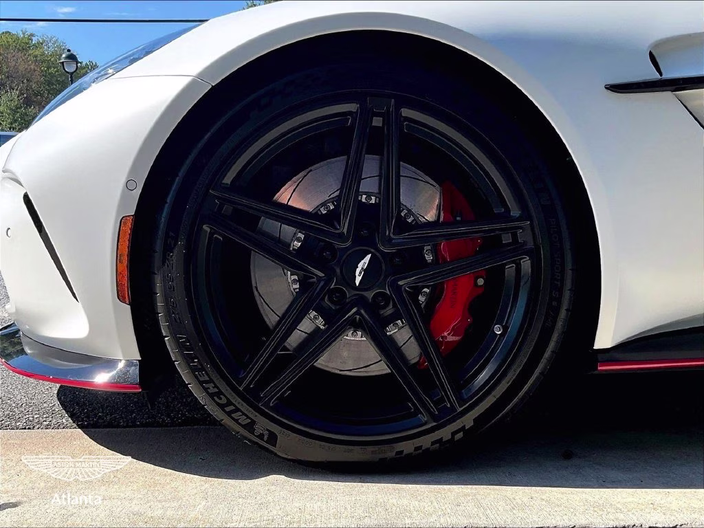 mph008_3648475782_scfsmgmw1tgn12187_2026_aston_martin_vantage_s_full_stealth_ppf_lunar_white_9_114406_ee2c6a039b
