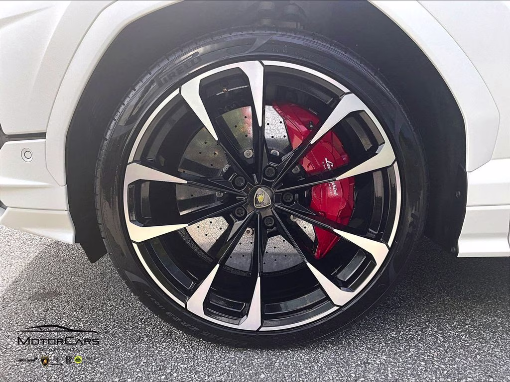 mph008_484369061_zpbub3zl0rla35121_2024_lamborghini_urus_s_new_bianco_monocerus_matt_9_111552_5bb56d8397
