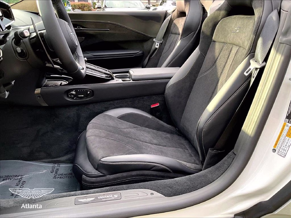 mph008_690756340_scfsmgnw9tgp12765_2026_aston_martin_vantage_s_roadster_lunar_white_9_113958_f2b0ff26d2