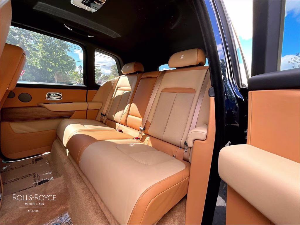 mph009_1044669994_sla23ha04vu236235_2027_rolls_royce_cullinan_midnight_sapphire_10_111757_4d4f11f0b5