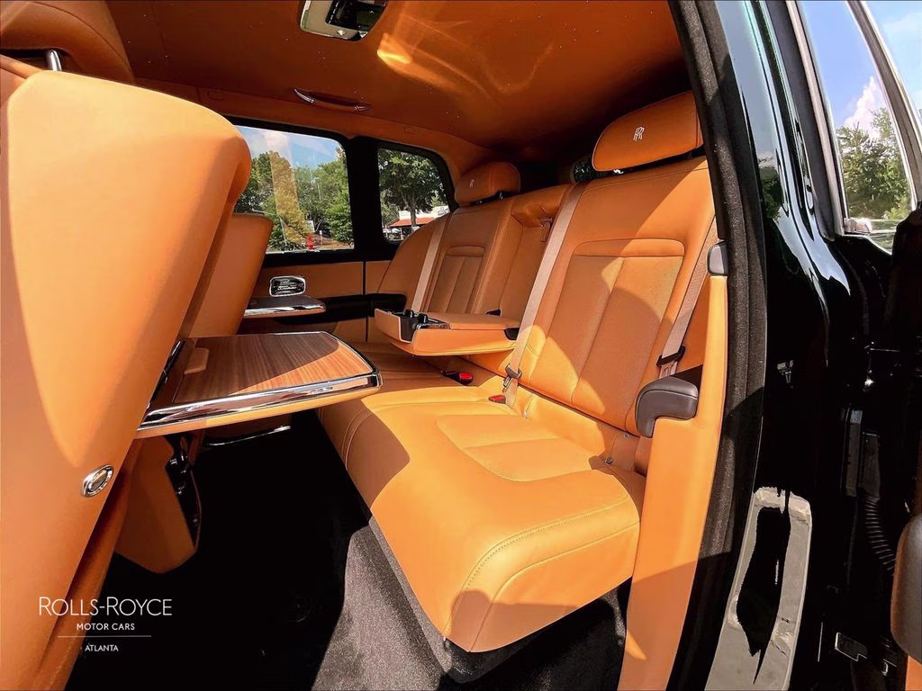 mph009_1392532456_sla23ha08vu236920_2027_rolls_royce_cullinan_dark_emerald_10_111982_ee248e011c
