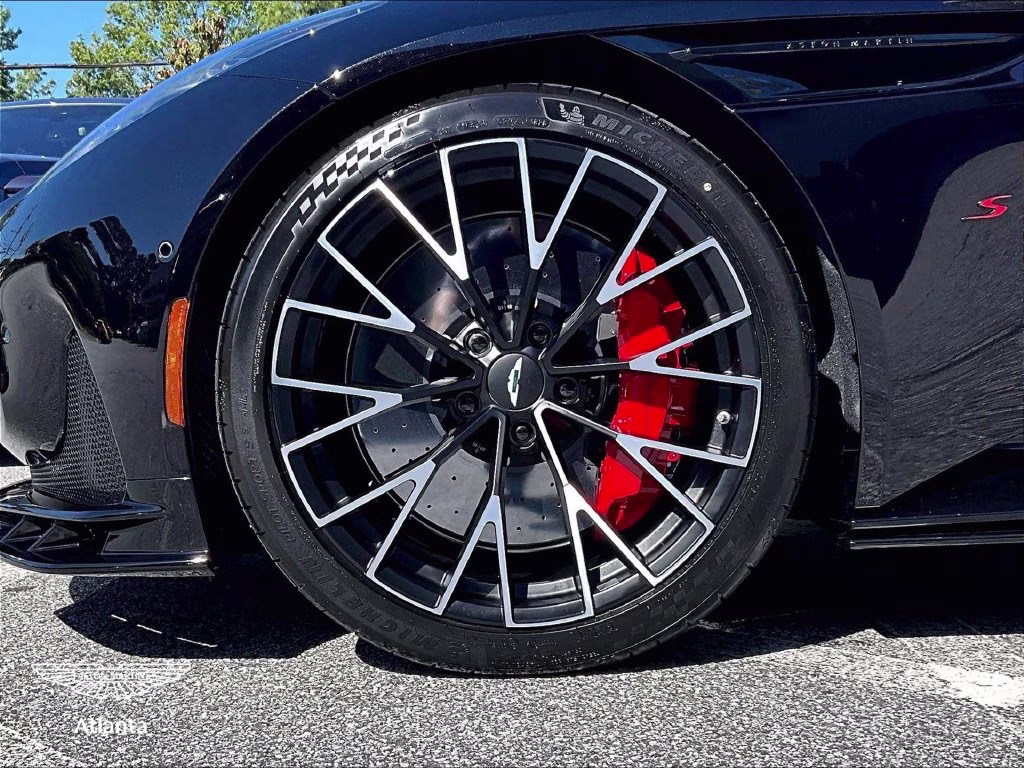 mph009_16089484_scfrmfhw6tgl18127_2026_aston_martin_db12_s_onyx_black_10_114406_7607666187