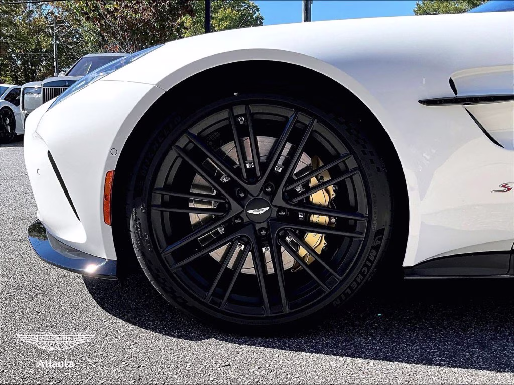 mph009_177851517_scfsmgmw8tgn12879_2026_aston_martin_vantage_s_lunar_white_10_114766_80ba34bcf8