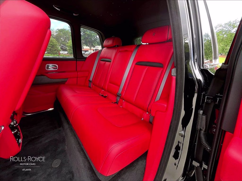 mph009_2174889750_sla23ha00vu236801_2027_rolls_royce_cullinan_black_diamond_10_111647_8ca7d72ff9