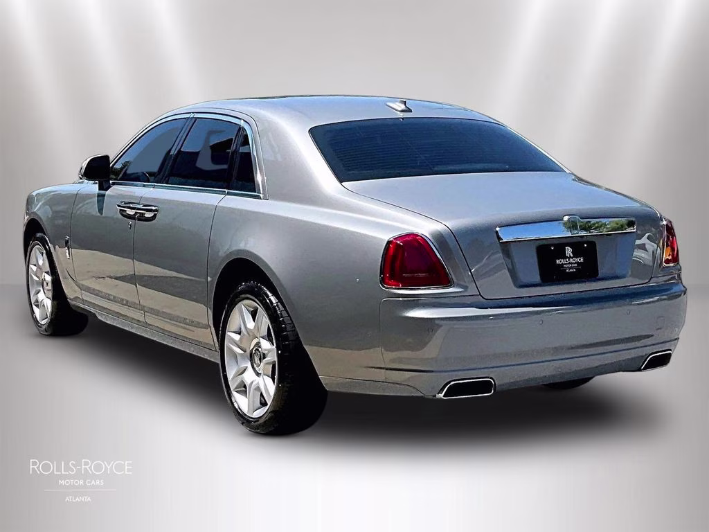 mph009_2211504984_sca664s5xgux53733_2016_rolls_royce_ghost_stone_grey_10_113230_261cc2ac3e