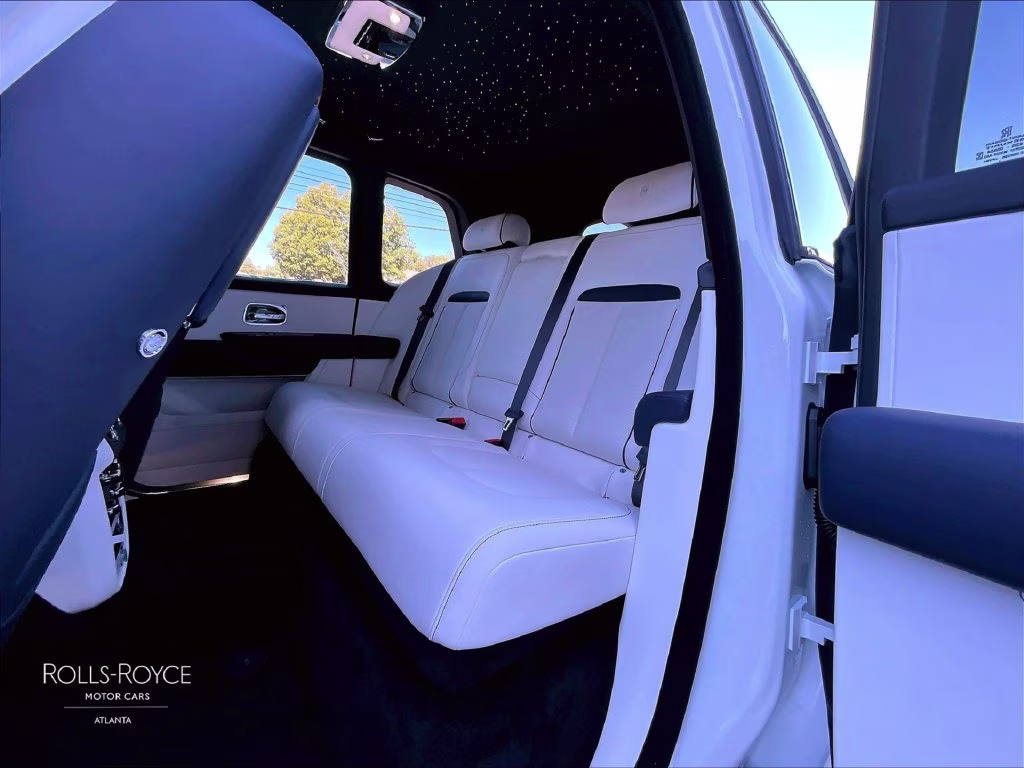 mph009_3021742502_sla23ha01vu238136_2027_rolls_royce_cullinan_white_10_114761_cc0d27fdb5
