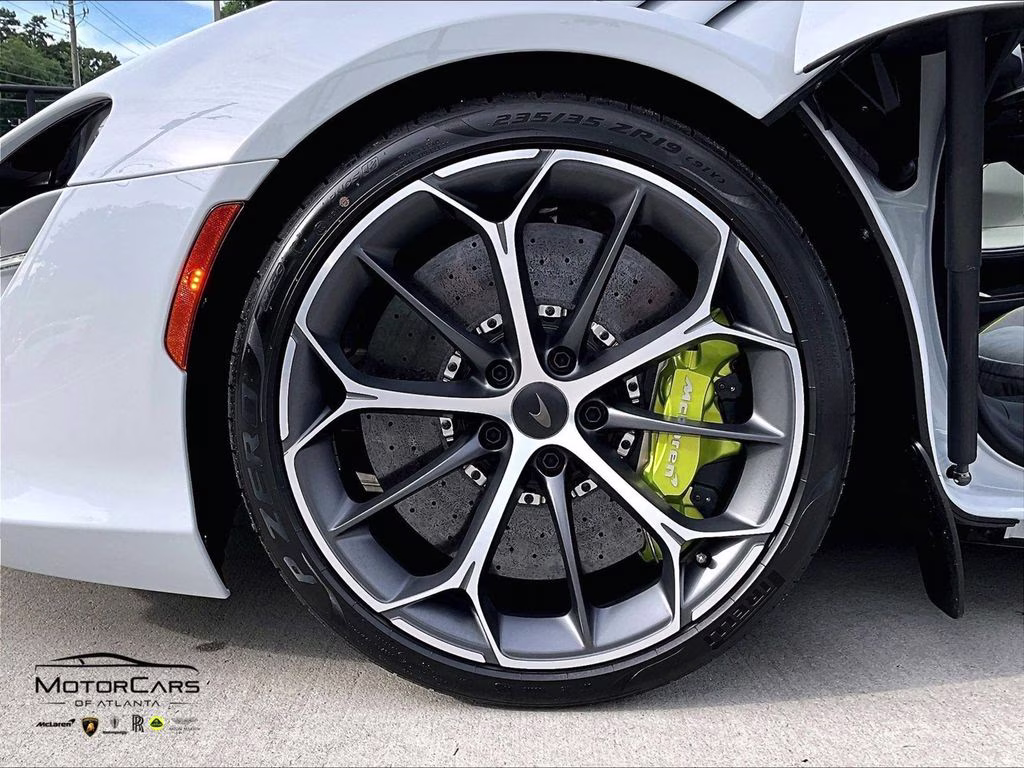mph009_3319630678_sbm16aea7tw004663_2026_mclaren_artura_grey_10_111622_243f50926a
