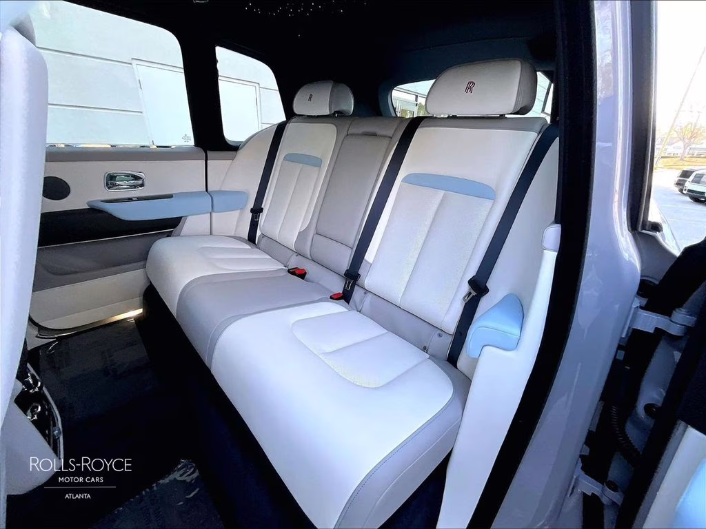 mph009_3422889667_sla13ha0xtu234675_2026_rolls_royce_cullinan_tempest_gray_10_109367_401596d998