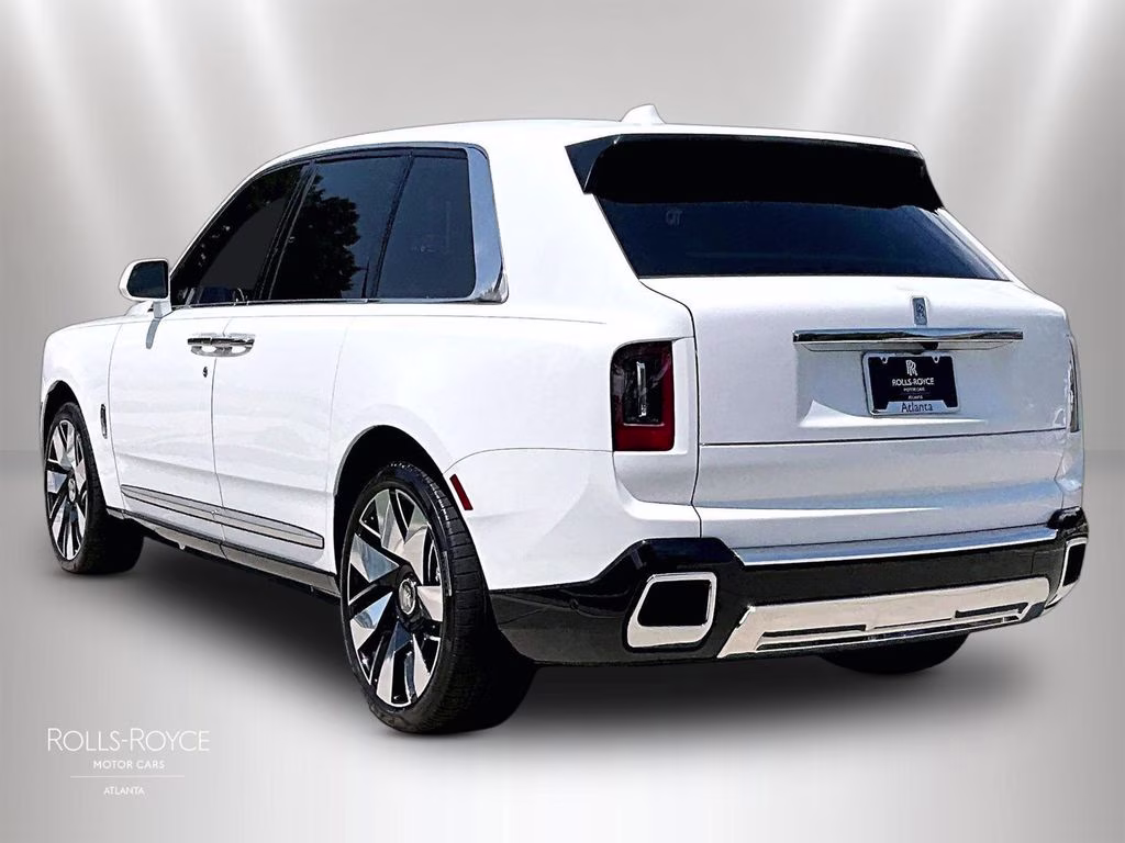 mph009_3704846782_sla13ha0xsu231936_2025_rolls_royce_cullinan_arctic_white_10_112966_971e727bc5