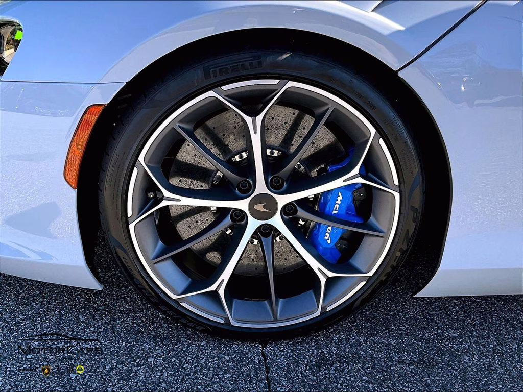 mph009_3864841929_sbm16aea6tw004220_2026_mclaren_artura_coupe_mso_cirrus_grey_10_109366_7fa7c1269c