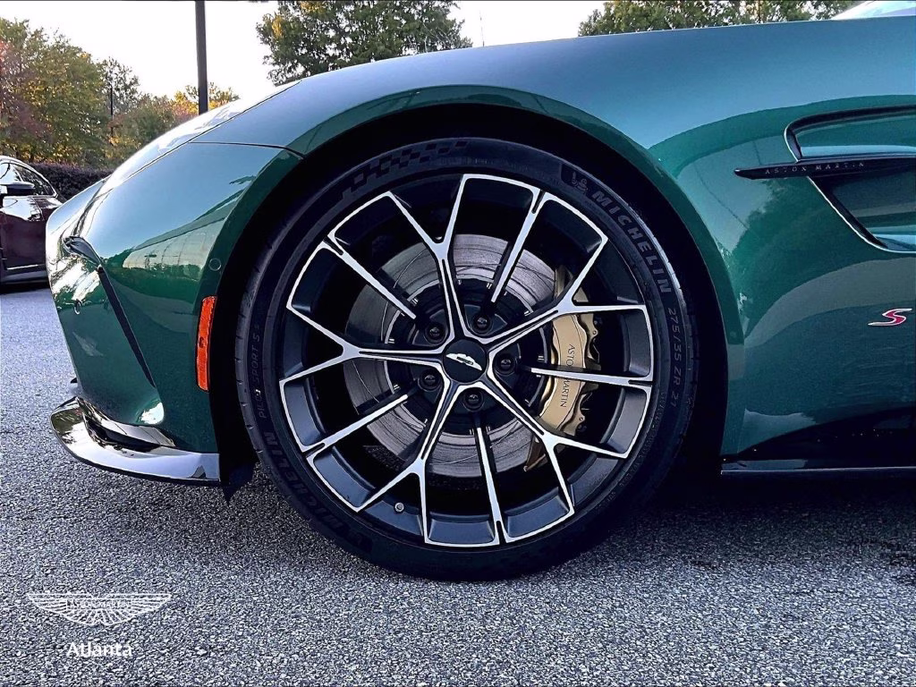 mph009_3881859855_scfsmgmw6tgn12881_2026_aston_martin_vantage_s_malachite_green_10_114582_d1a96af283