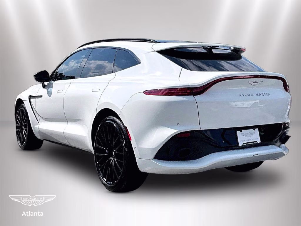 mph009_4128815838_sd7vujawxntv04922_2022_aston_martin_dbx_lunar_10_114502_e5c44b223c