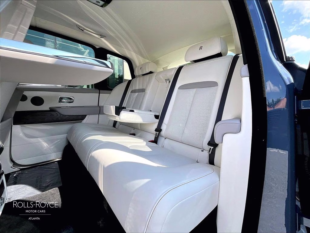 mph009_429237607_sla23ha03vu236825_2027_rolls_royce_cullinan_wittering_blue_10_112055_67e07c68a0