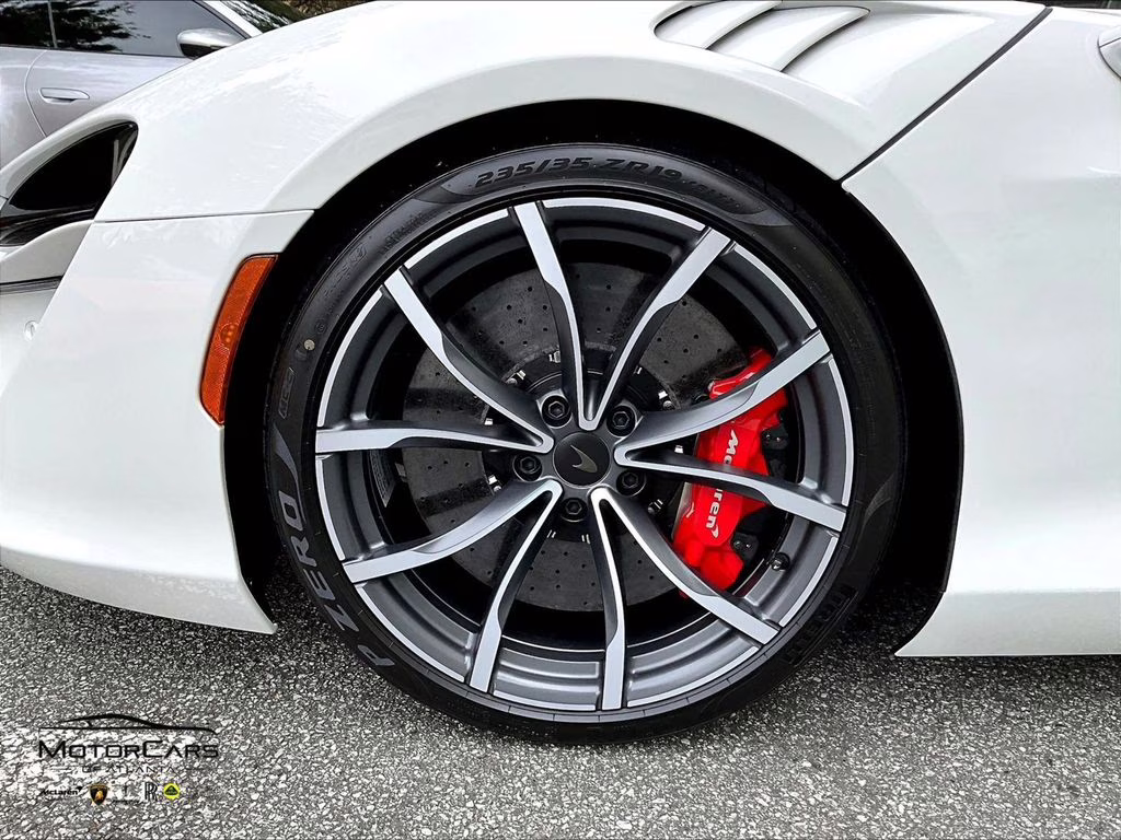 mph009_545095459_sbm16bea4tw004402_2026_mclaren_artura_spider_techlux_ice_white_10_109870_19c882088a