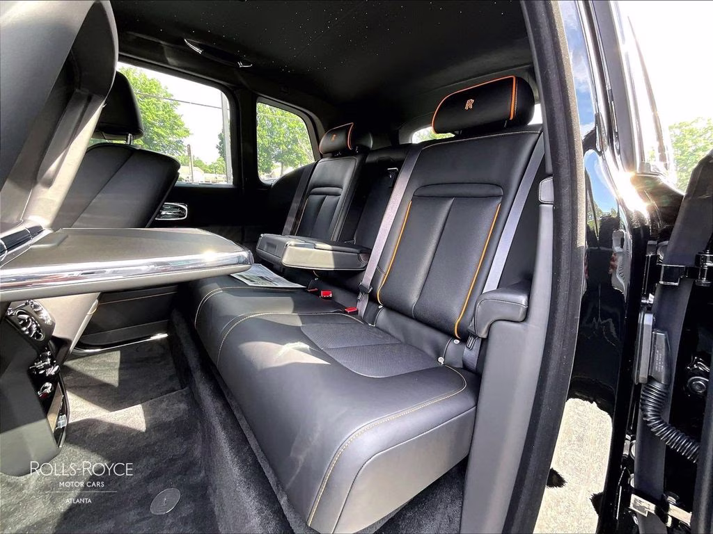 mph009_72976055_sla23ha09vu236991_2027_rolls_royce_cullinan_black_diamond_10_112053_1678b72d2c