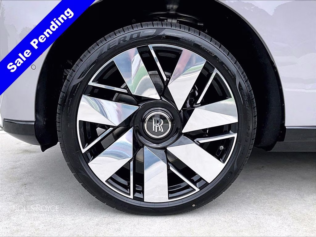 mph010_1139655512_sla23ha03vu236243_2027_rolls_royce_cullinan_tempest_grey_11_111783_0b10618cc7