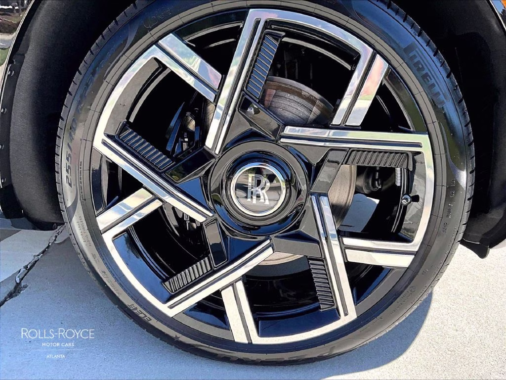 mph010_1523720535_sla33ha00vu237838_2027_rolls_royce_black_badge_cullinan_black_diamond_11_114262_4f8cd12a95