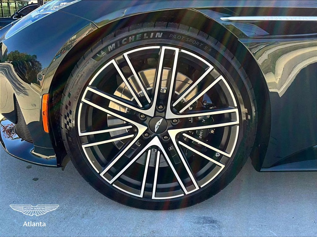 mph010_1798436626_scfrmffw5tgl16646_2026_aston_martin_db12_ghillies_green_11_109366_5b4087687a