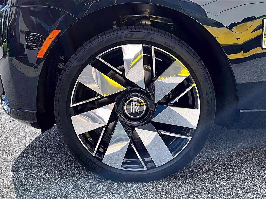 mph010_2020663065_sla23ha04vu236235_2027_rolls_royce_cullinan_midnight_sapphire_11_111757_07c9b85410