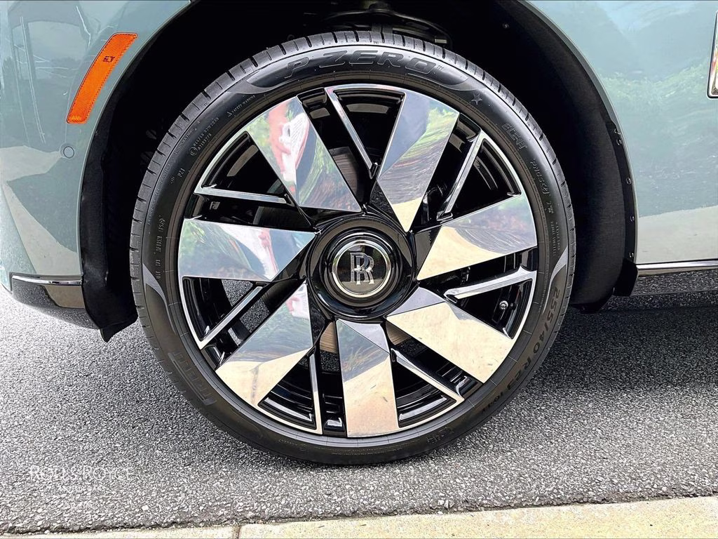 mph010_2455964080_sla23ha0xvu237132_2027_rolls_royce_cullinan_monteverde_11_112889_9a4e7a4fd0
