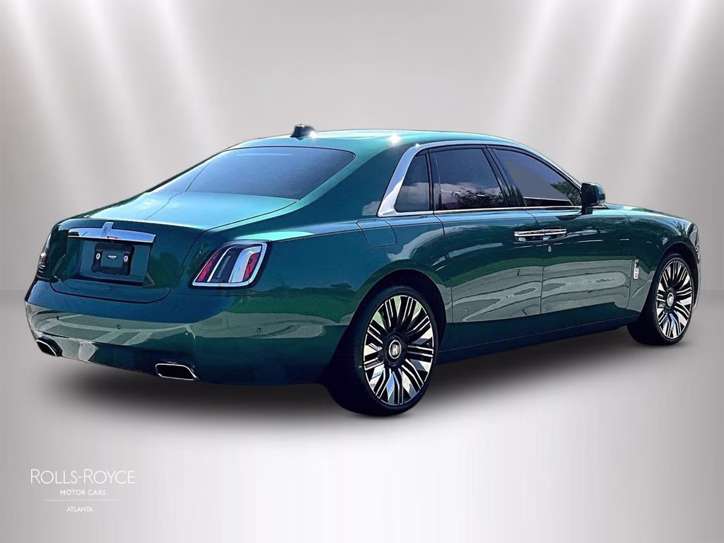 mph010_4151567246_sca13gz03su229363_2025_rolls_royce_ghost_imperial_jade_11_113395_51021e9bfc