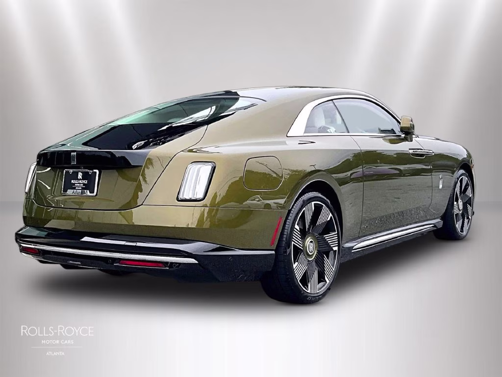 mph010_540909422_scatk2c06ru226233_2024_rolls_royce_spectre_two_tone_chartreuse_black_diamond_11_114358_02c91e000a