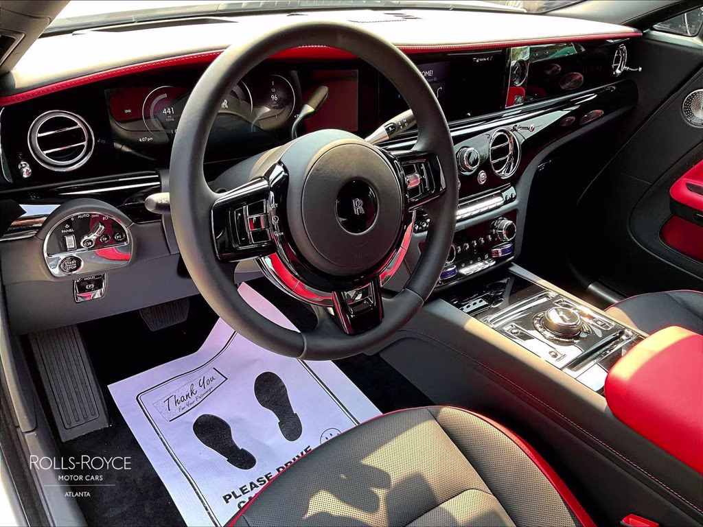 mph011_1183986212_scatk2c00su227738_2025_rolls_royce_spectre_arctic_white_12_112607_5ecb361726