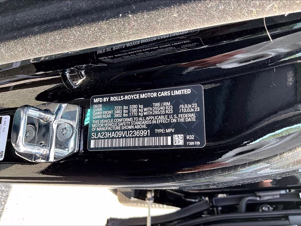 mph011_1287397506_sla23ha09vu236991_2027_rolls_royce_cullinan_black_diamond_12_112053_911c26f17d