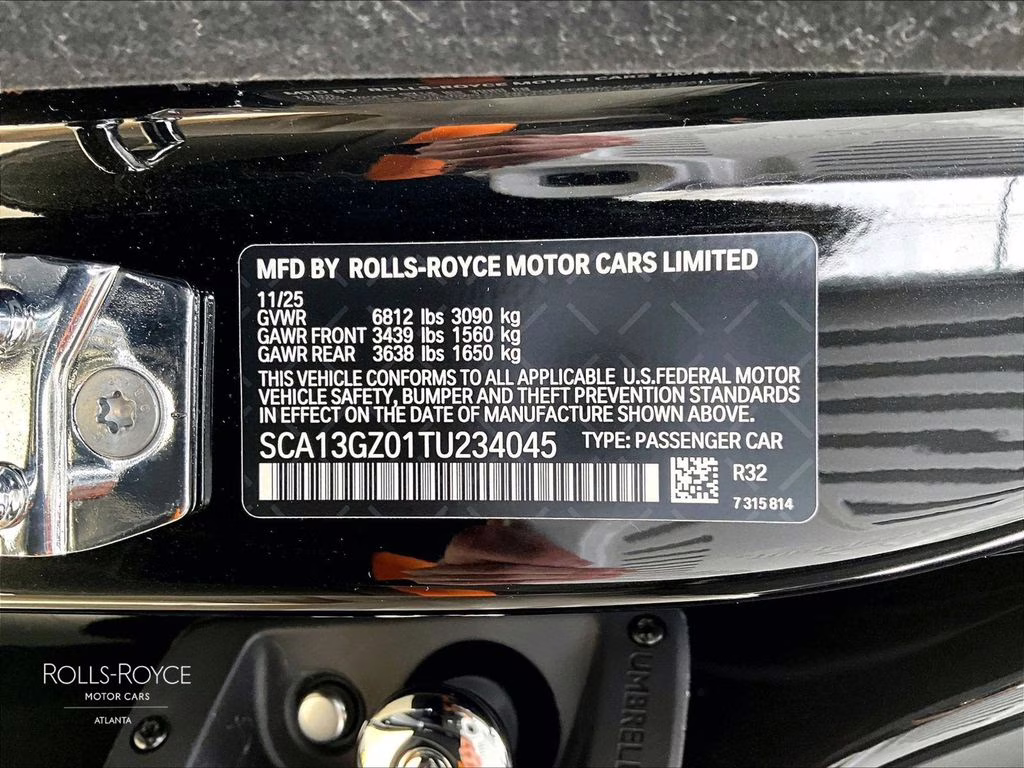 mph011_1862187471_sca13gz01tu234045_2026_rolls_royce_ghost_black_diamond_12_109366_764ee8ade6