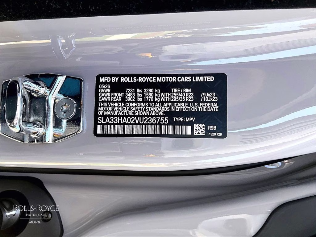 mph011_2076039163_sla33ha02vu236755_2027_rolls_royce_black_badge_cullinan_tempest_grey_12_111513_94262c505e