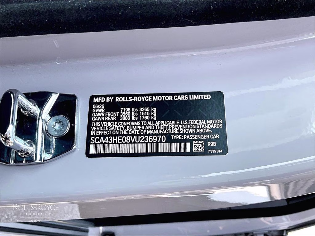 mph011_2229901363_sca43he08vu236970_2027_rolls_royce_phantom_ewb_two_tone_tempest_grey_wblack_diamond_12_112726_c2e6bd9257