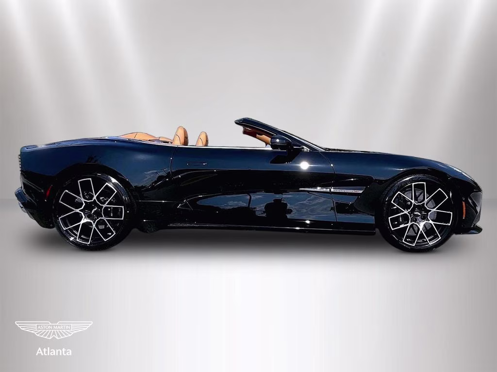 mph011_2860600746_scfumchv4tgk61085_2026_aston_martin_vanquish_volante_jet_black_12_113830_79671894a8