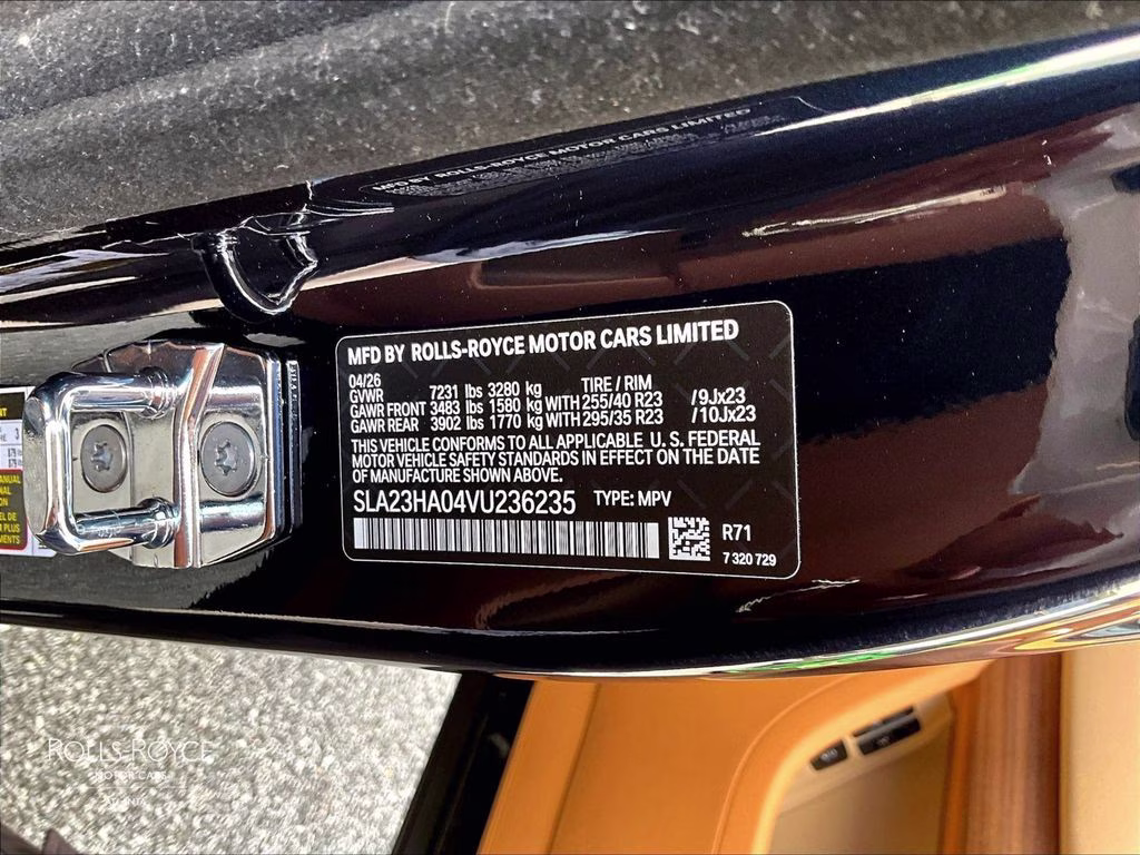 mph011_2896398738_sla23ha04vu236235_2027_rolls_royce_cullinan_midnight_sapphire_12_111757_99ccef07f8