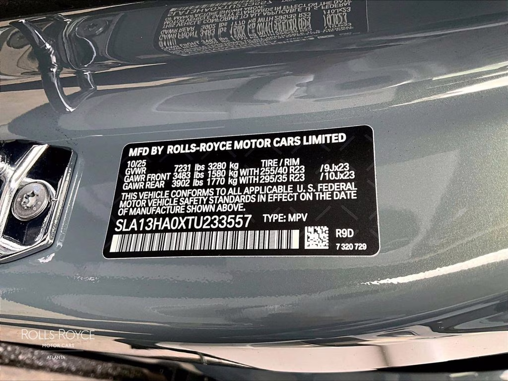 mph011_2915744934_sla13ha0xtu233557_2026_rolls_royce_cullinan_monteverde_green_12_109367_73b2b5e1d1