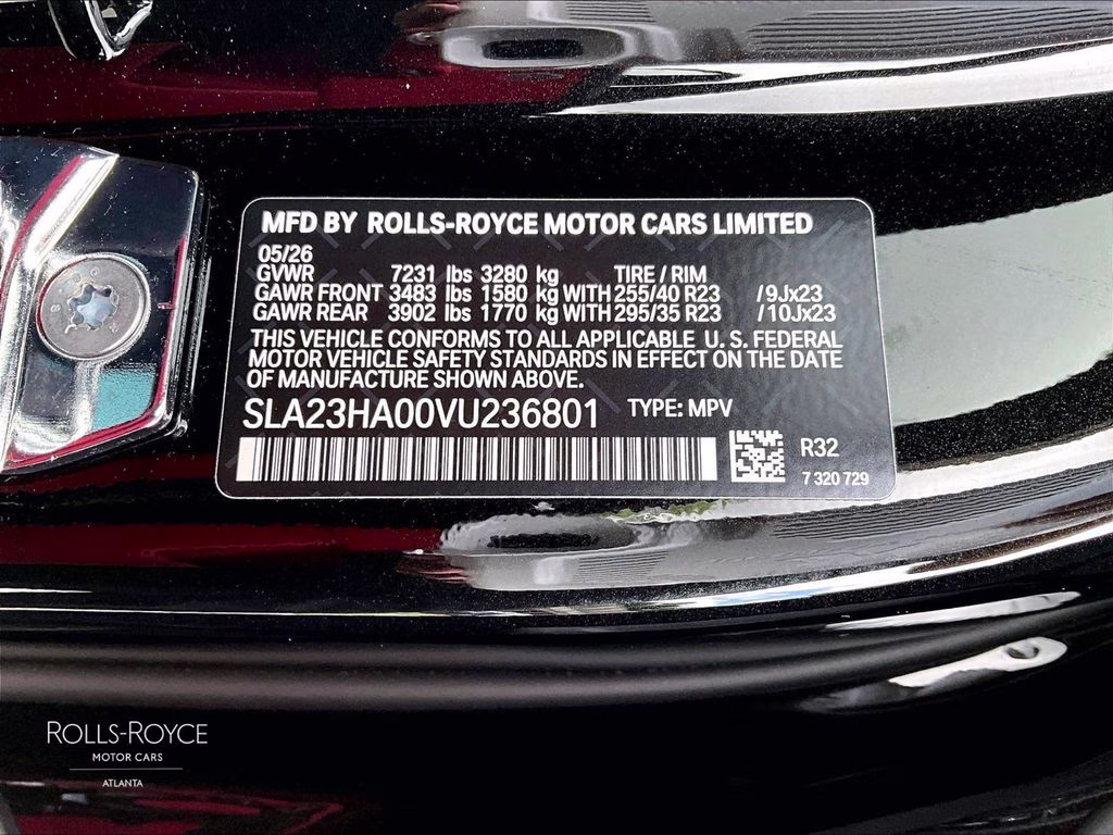 mph011_4049175015_sla23ha00vu236801_2027_rolls_royce_cullinan_black_diamond_12_111647_7693dea6cb