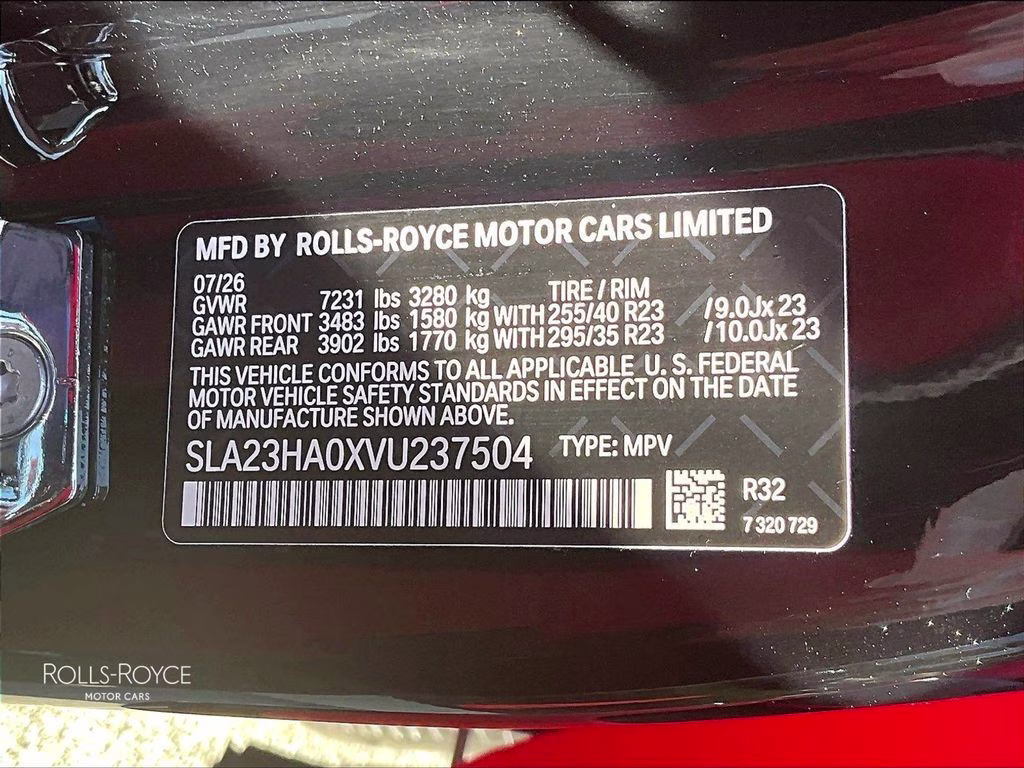 mph011_410700977_sla23ha0xvu237504_2027_rolls_royce_cullinan_black_diamond_12_113417_ebe0bd60da